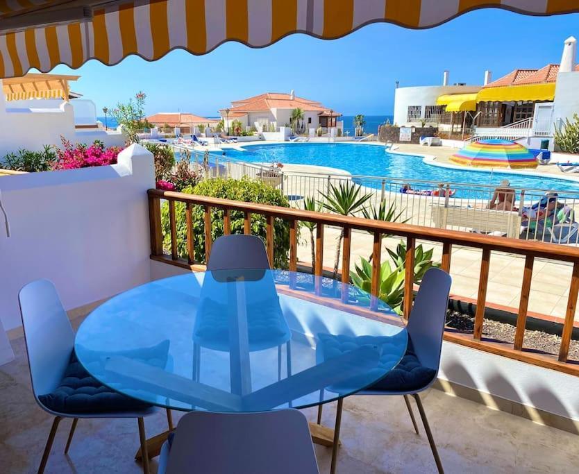 Stylish & Modern 1 Bedroom Suite On Frontline Of Playa Del Duque Costa Adeje  Εξωτερικό φωτογραφία