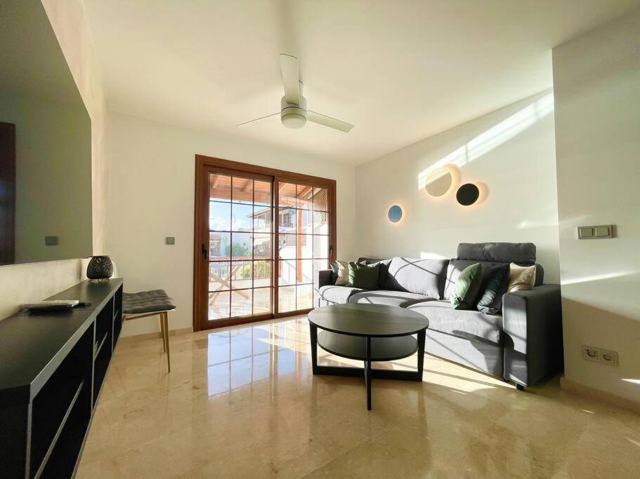 Stylish & Modern 1 Bedroom Suite On Frontline Of Playa Del Duque Costa Adeje  Εξωτερικό φωτογραφία